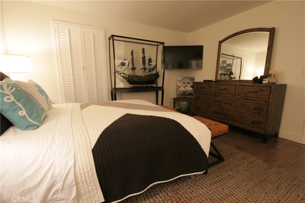 5129 Marina Pacifica Drive N