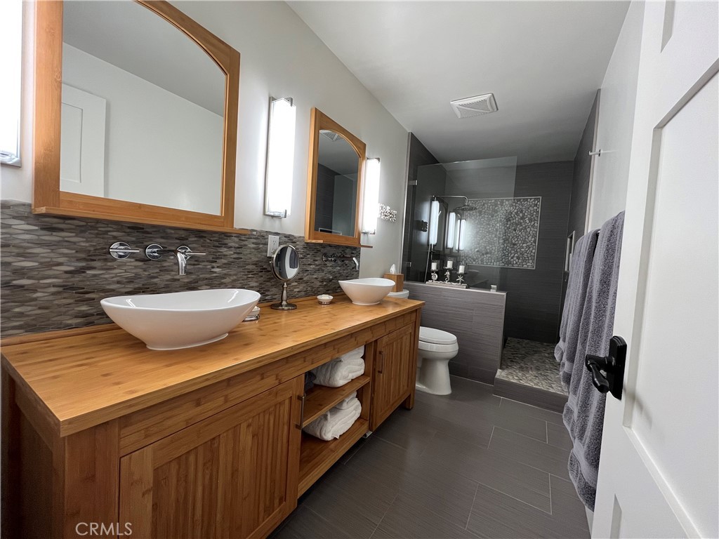 5129 Marina Pacifica Drive N