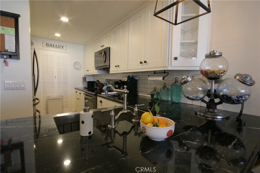 5129 Marina Pacifica Drive N