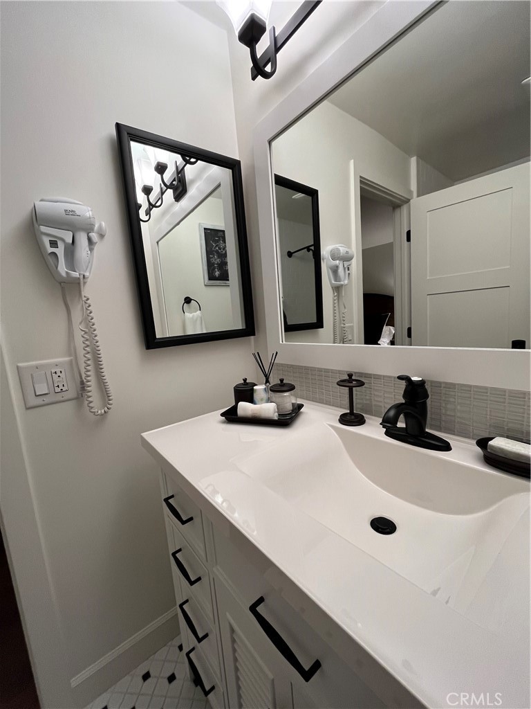 5129 Marina Pacifica Drive N