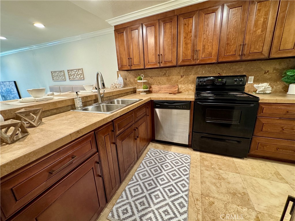 5104 Marina Pacifica Drive S