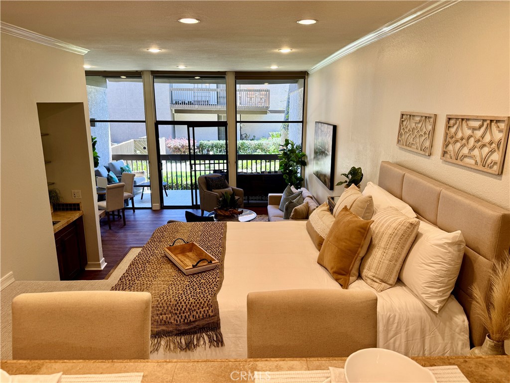 5104 Marina Pacifica Drive S