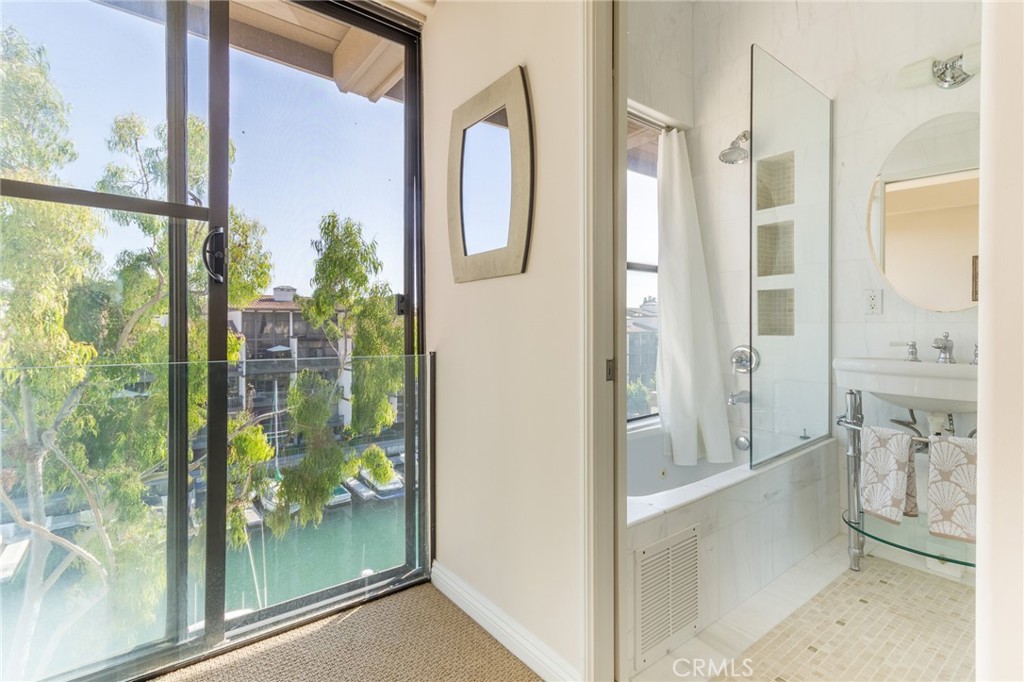 5336 Marina Pacifica N