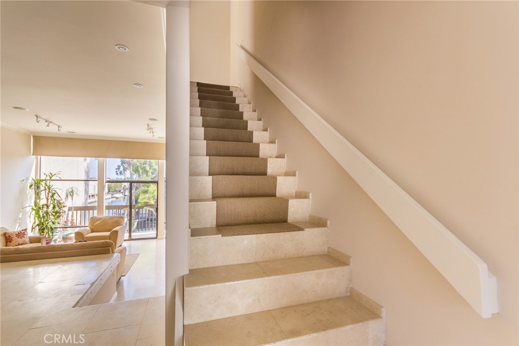 5336 Marina Pacifica N