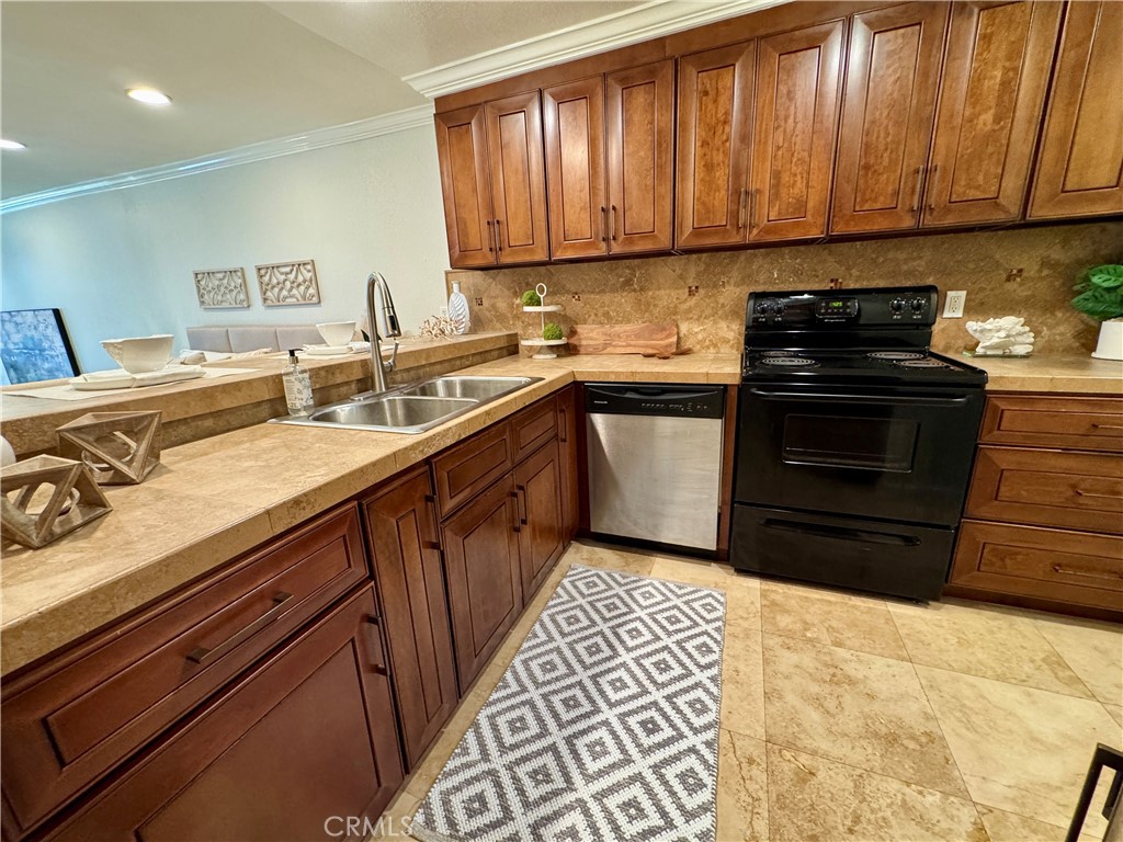 5104 Marina Pacifica Drive S