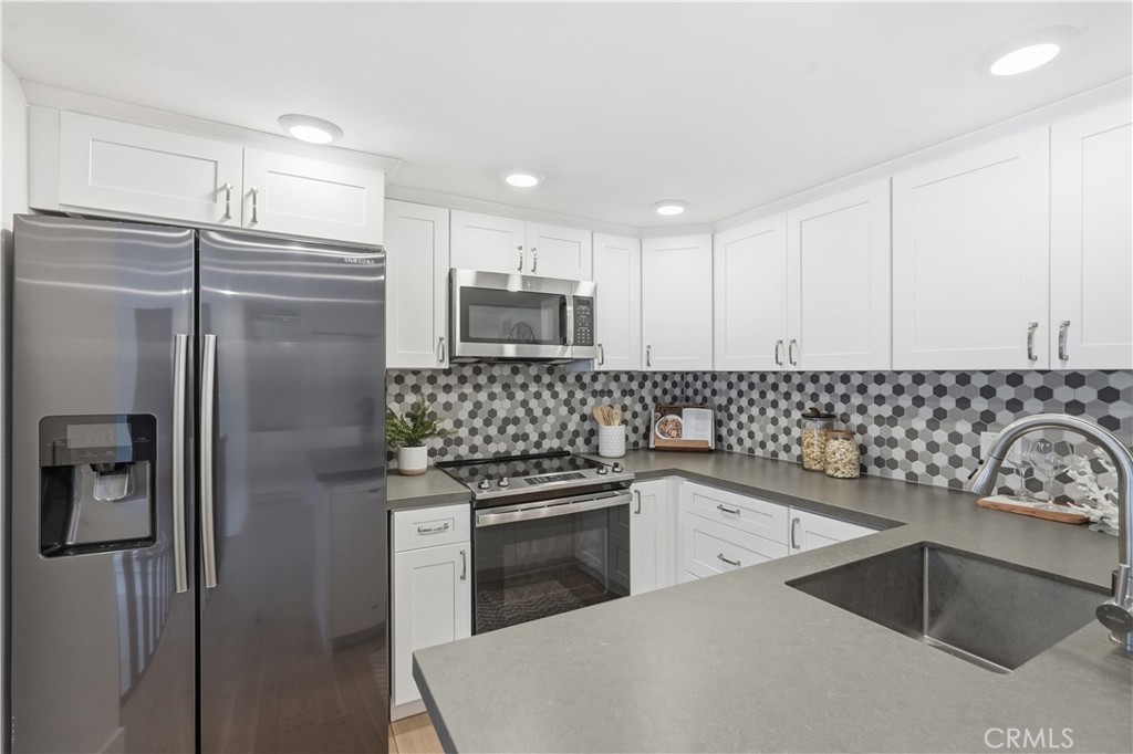 6126 Marina Pacifica N