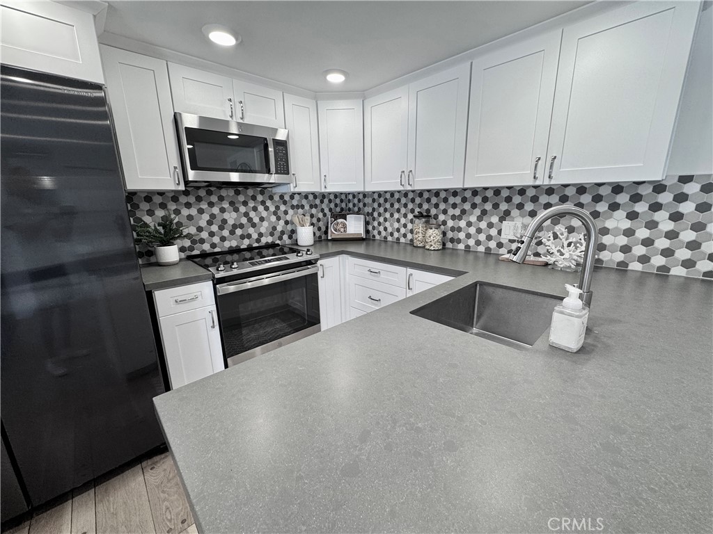 6126 Marina Pacifica N