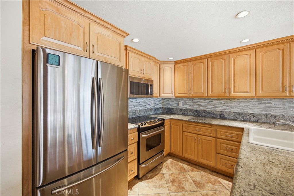 6133 Marina Pacifica N