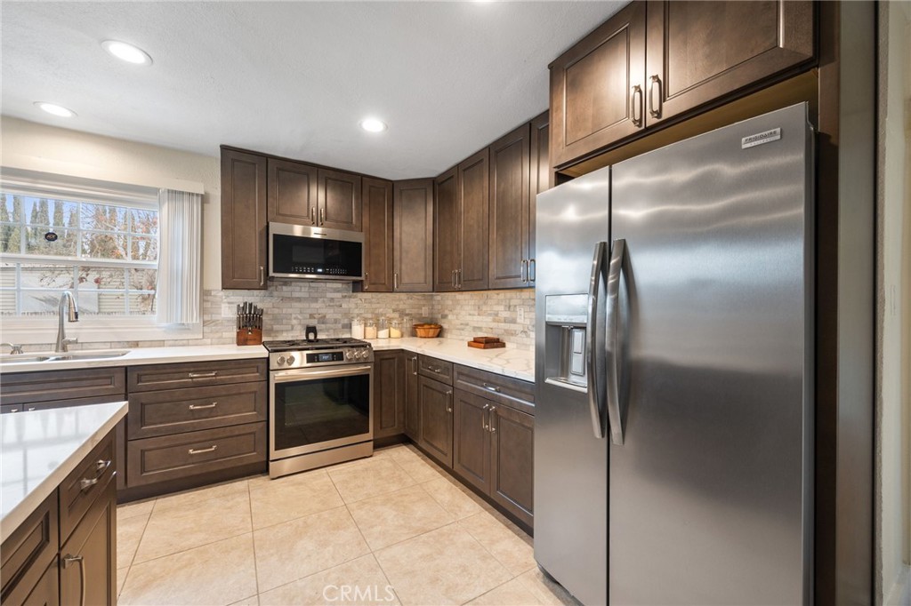 3521 W 58th Place