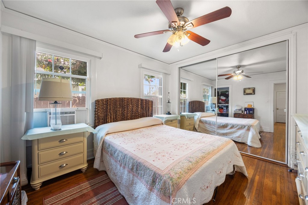 3521 W 58th Place