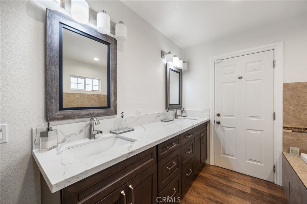3521 W 58th Place