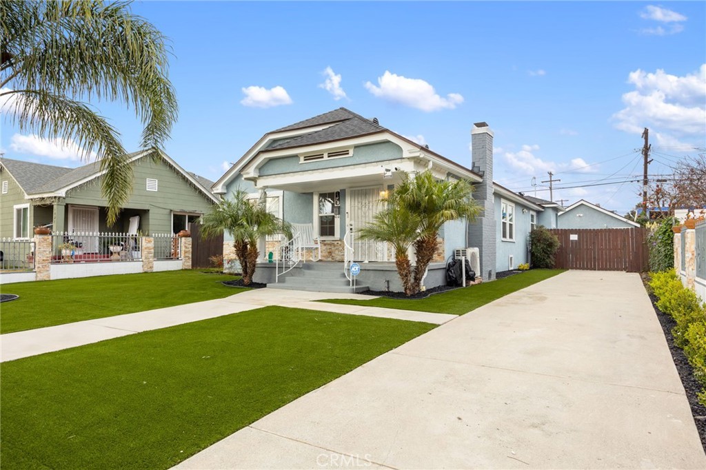 3521 W 58th Place