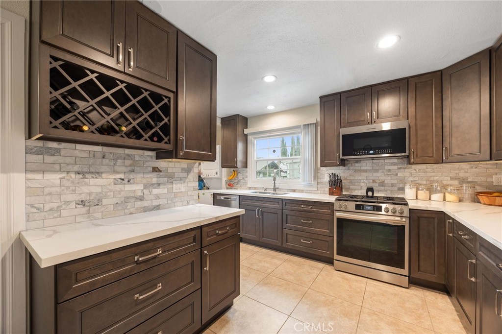 3521 W 58th Place