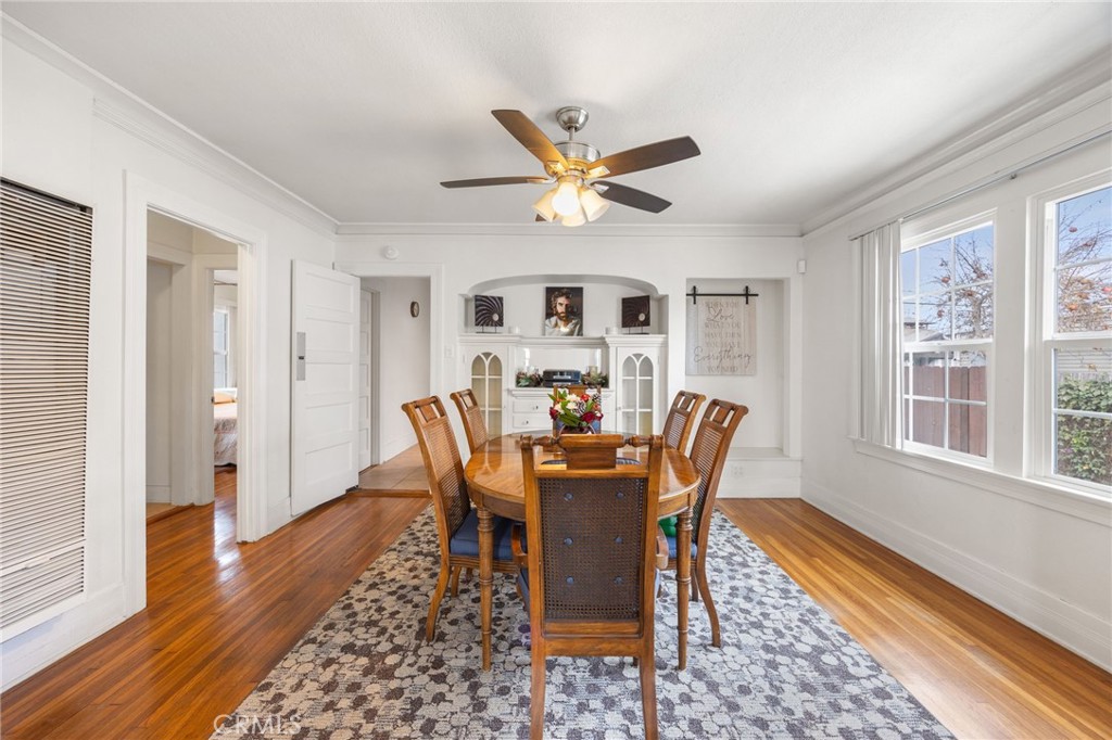 3521 W 58th Place