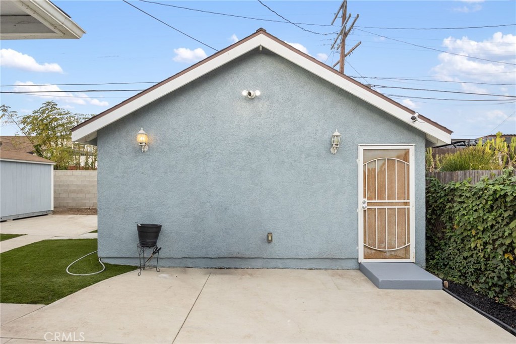 3521 W 58th Place