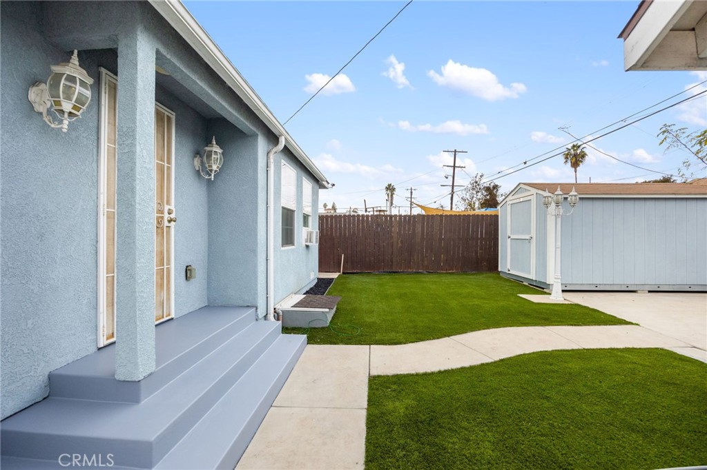 3521 W 58th Place