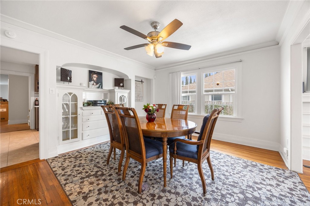 3521 W 58th Place