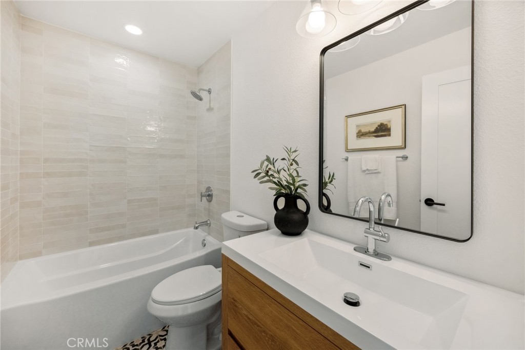 2931 Calle Heraldo