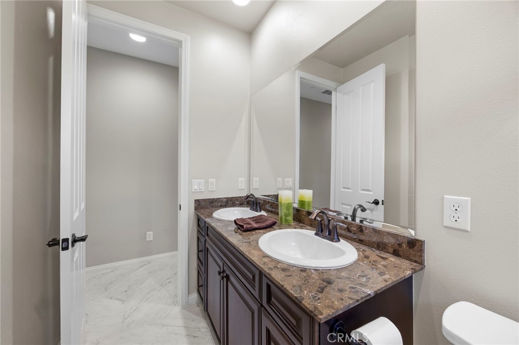 74121 Kingston Court E