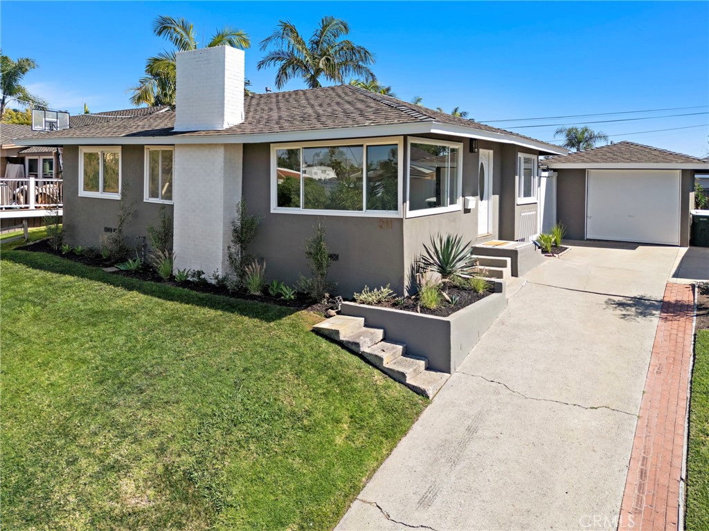 211 Trafalgar Ln