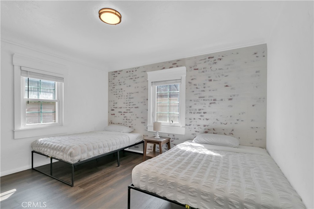 8319 S Van Ness