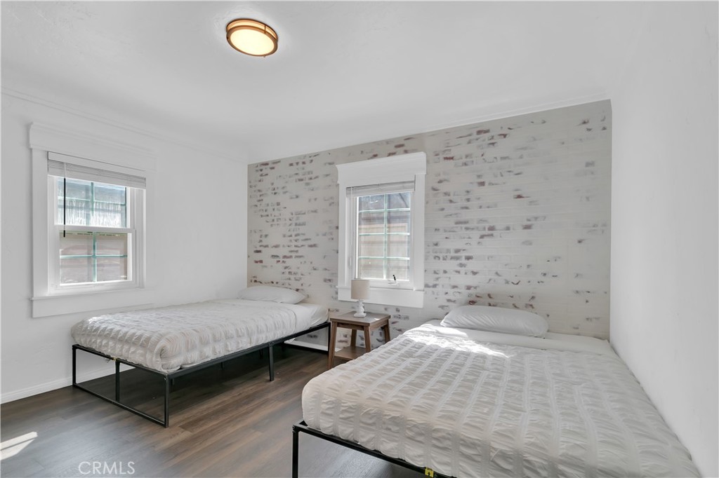 8319 S Van Ness