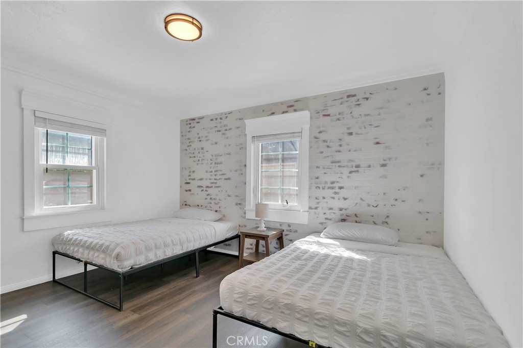 8319 S Van Ness