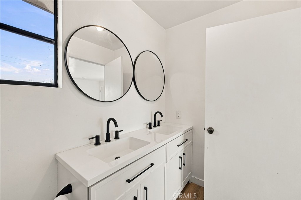141 W Avenida Alessandro