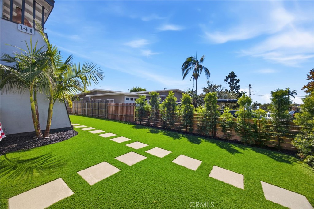 141 W Avenida Alessandro