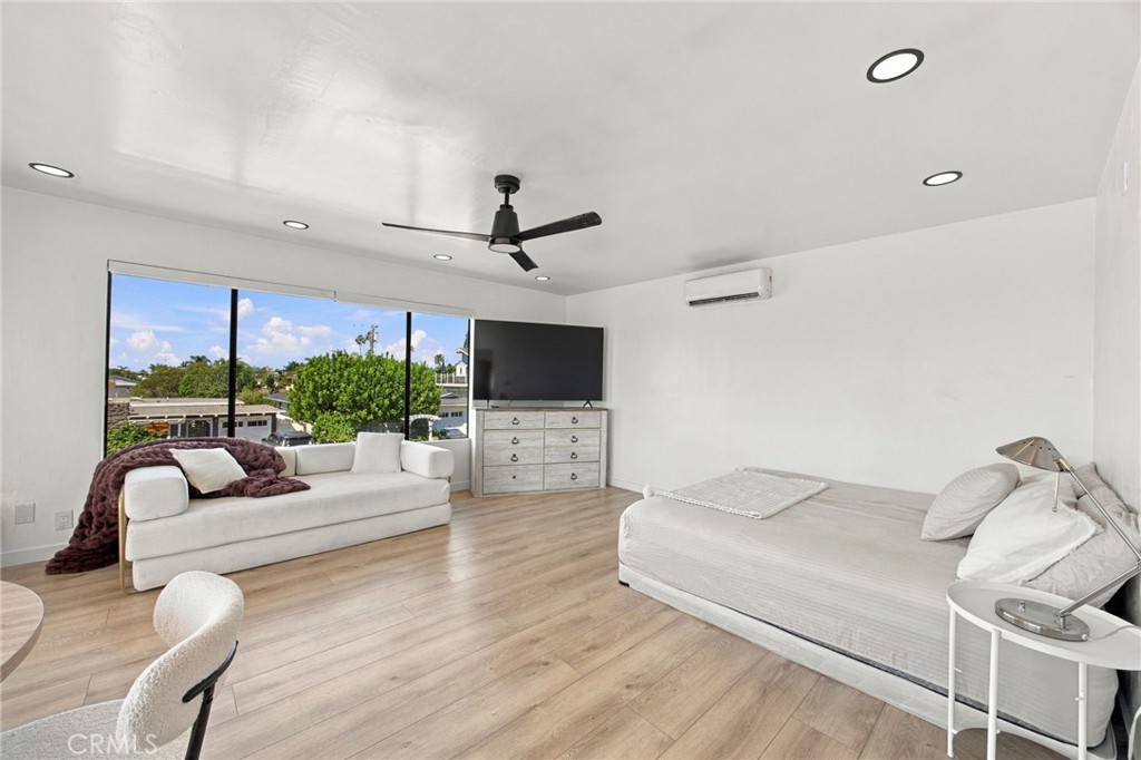 141 W Avenida Alessandro