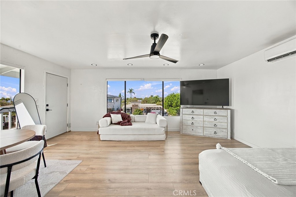 141 W Avenida Alessandro