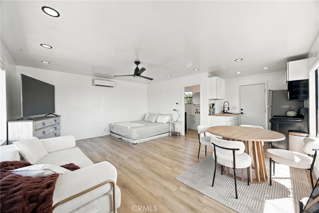 141 W Avenida Alessandro