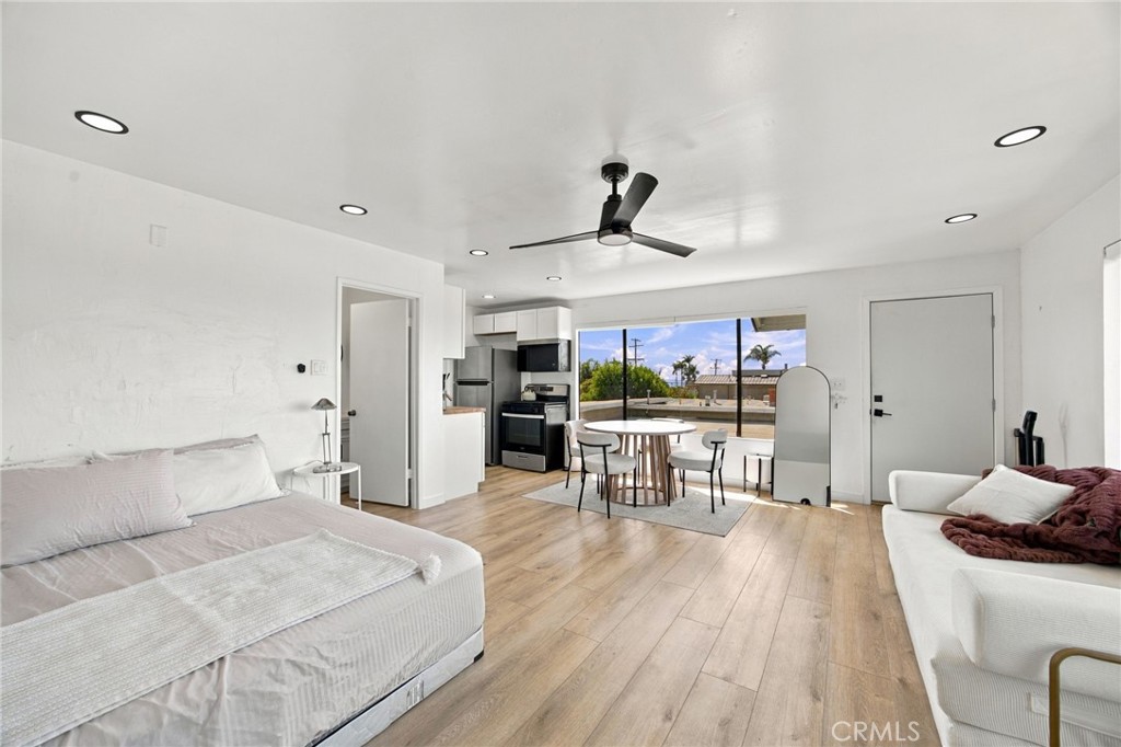 141 W Avenida Alessandro