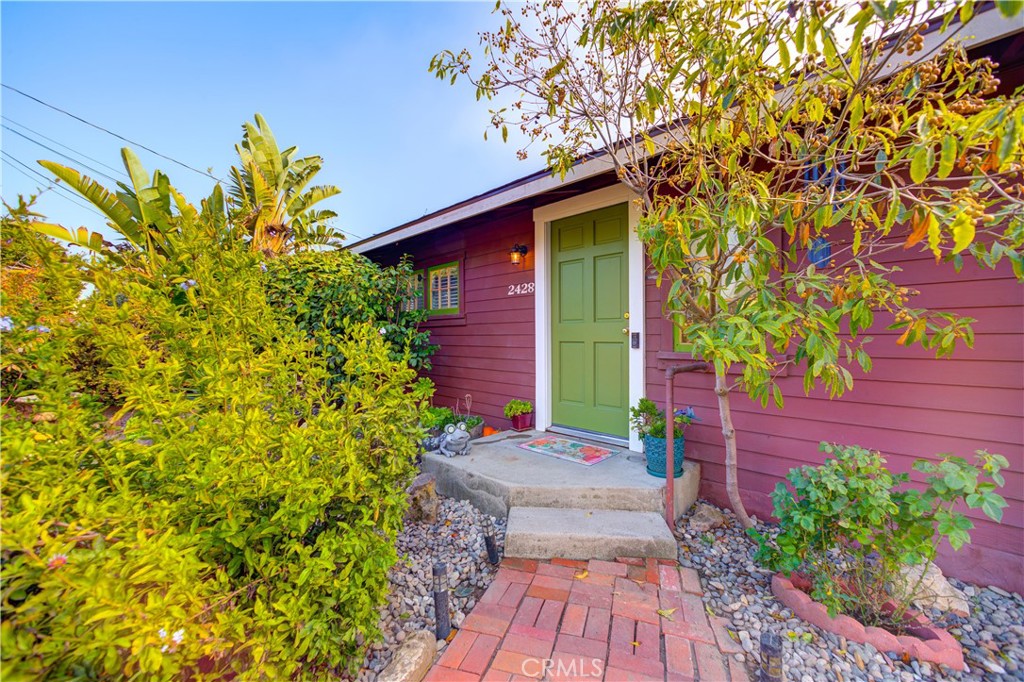 2428 Paso Robles Street