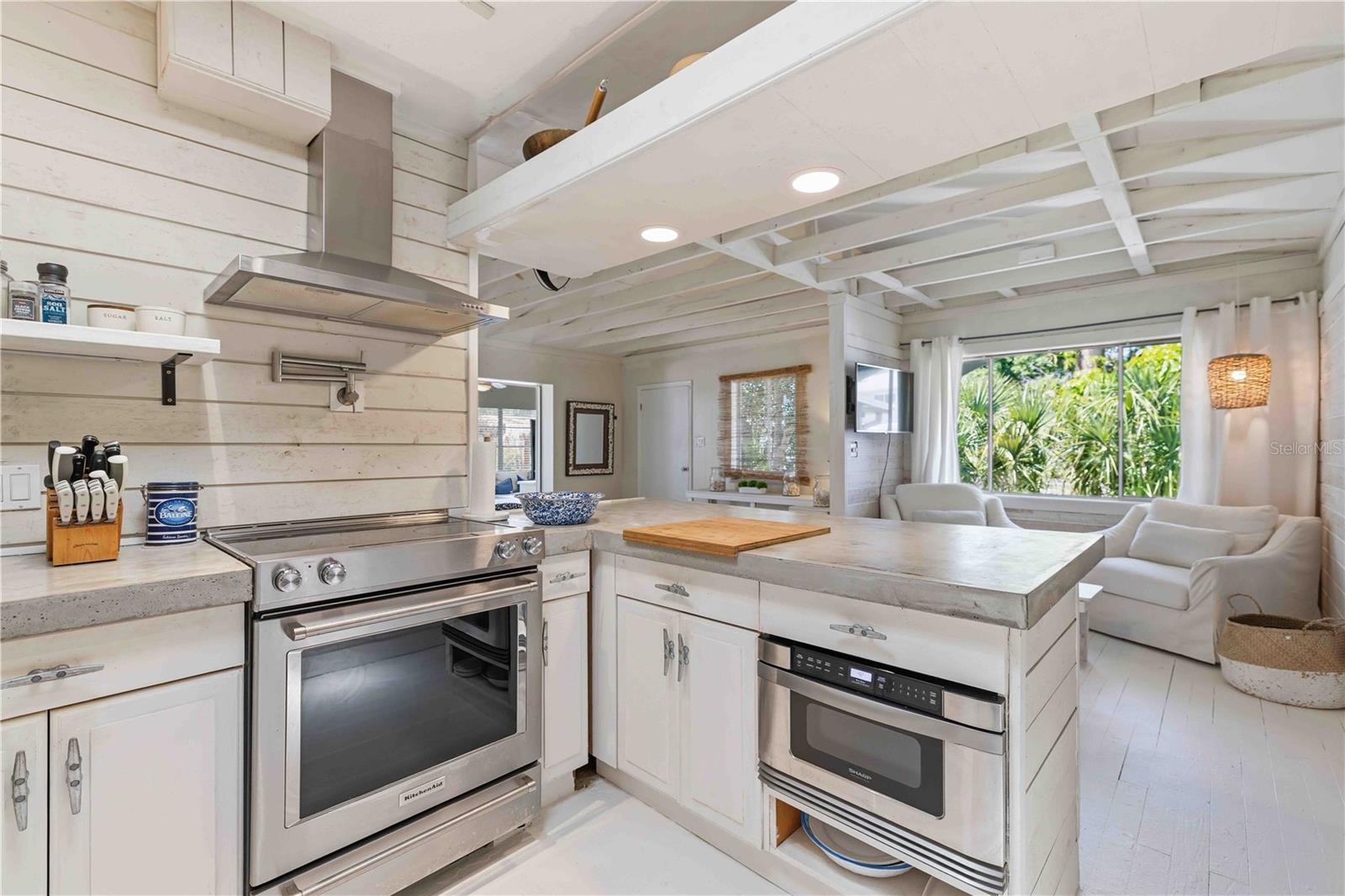 624 BAYSHORE RD