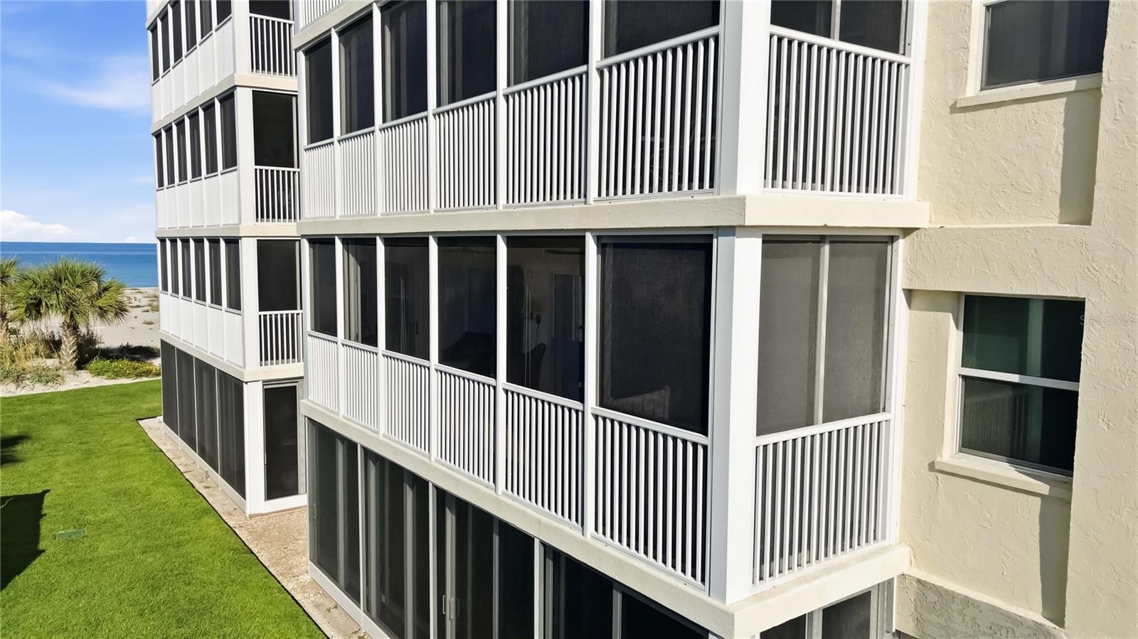 1150 TARPON CENTER DR ##208