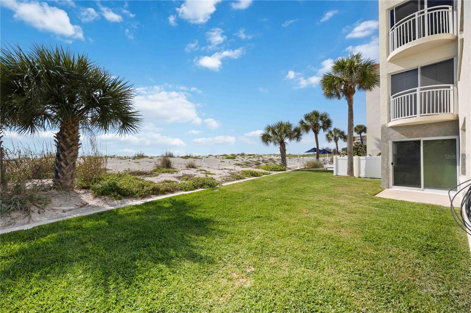 1150 TARPON CENTER DR ##208