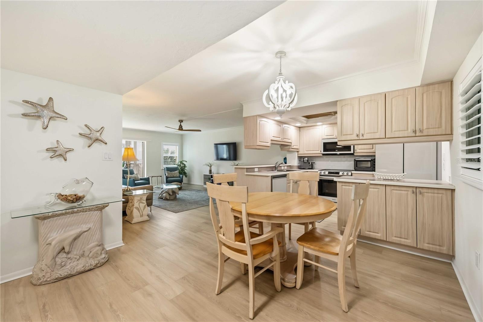 1150 TARPON CENTER DR ##208