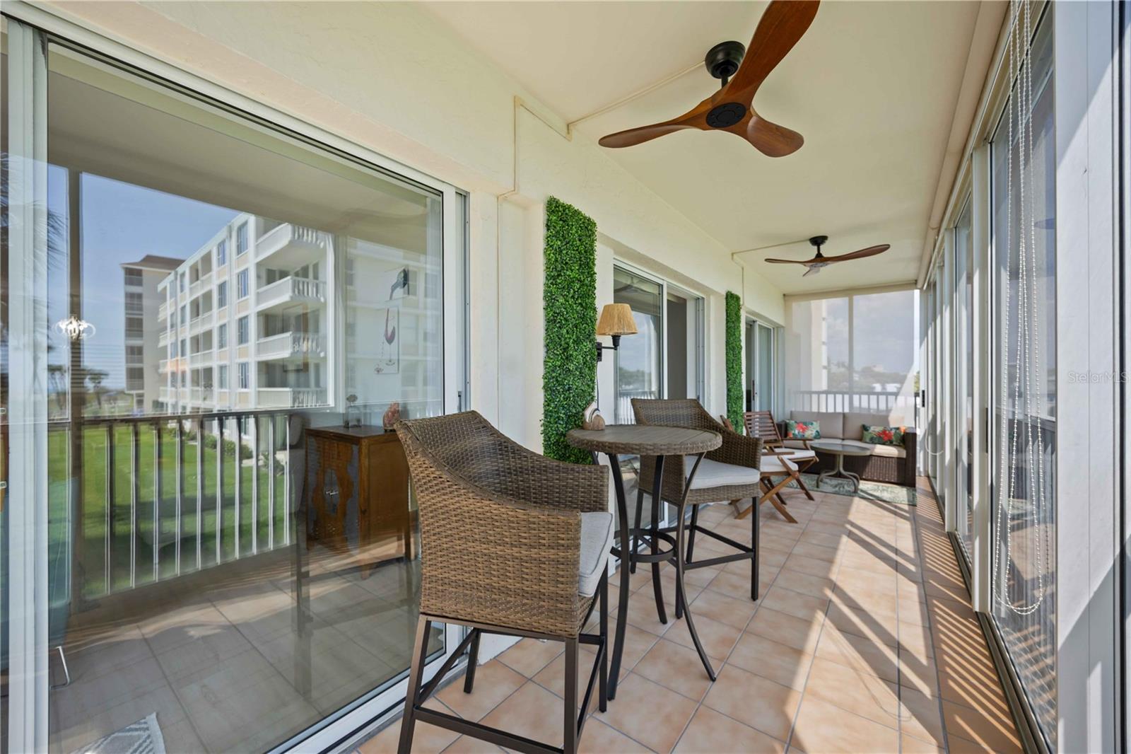 1150 TARPON CENTER DR ##208