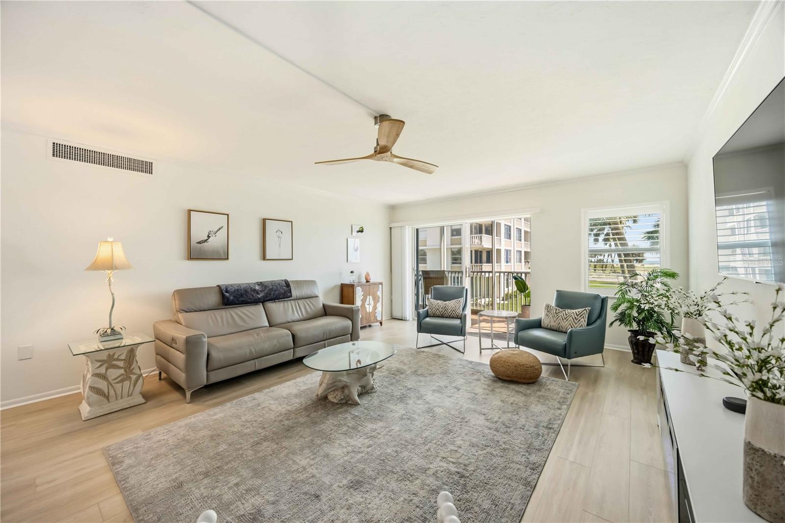 1150 TARPON CENTER DR ##208