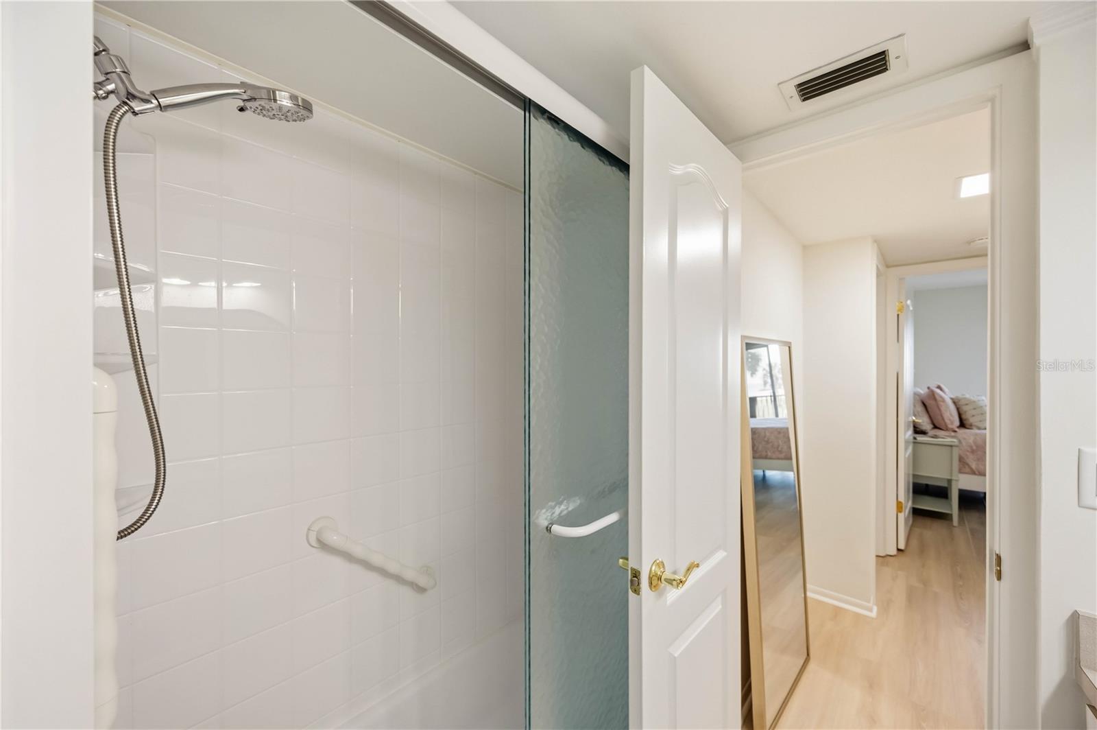 1150 TARPON CENTER DR ##208