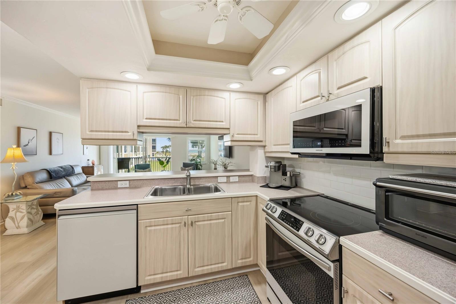1150 TARPON CENTER DR ##208