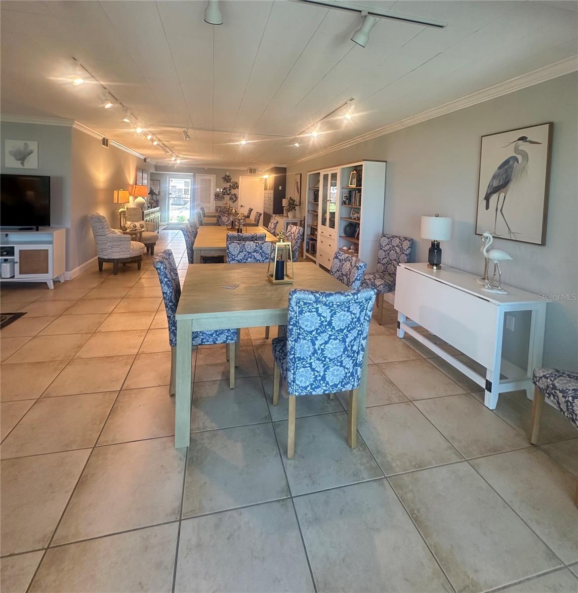 1150 TARPON CENTER DR ##208