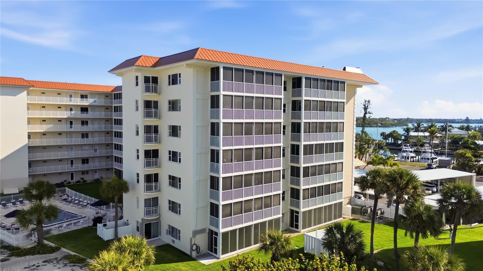 1150 TARPON CENTER DR ##208