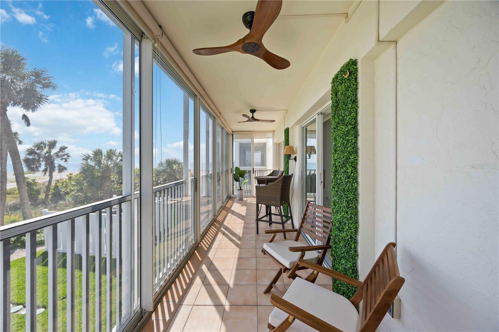 1150 TARPON CENTER DR ##208