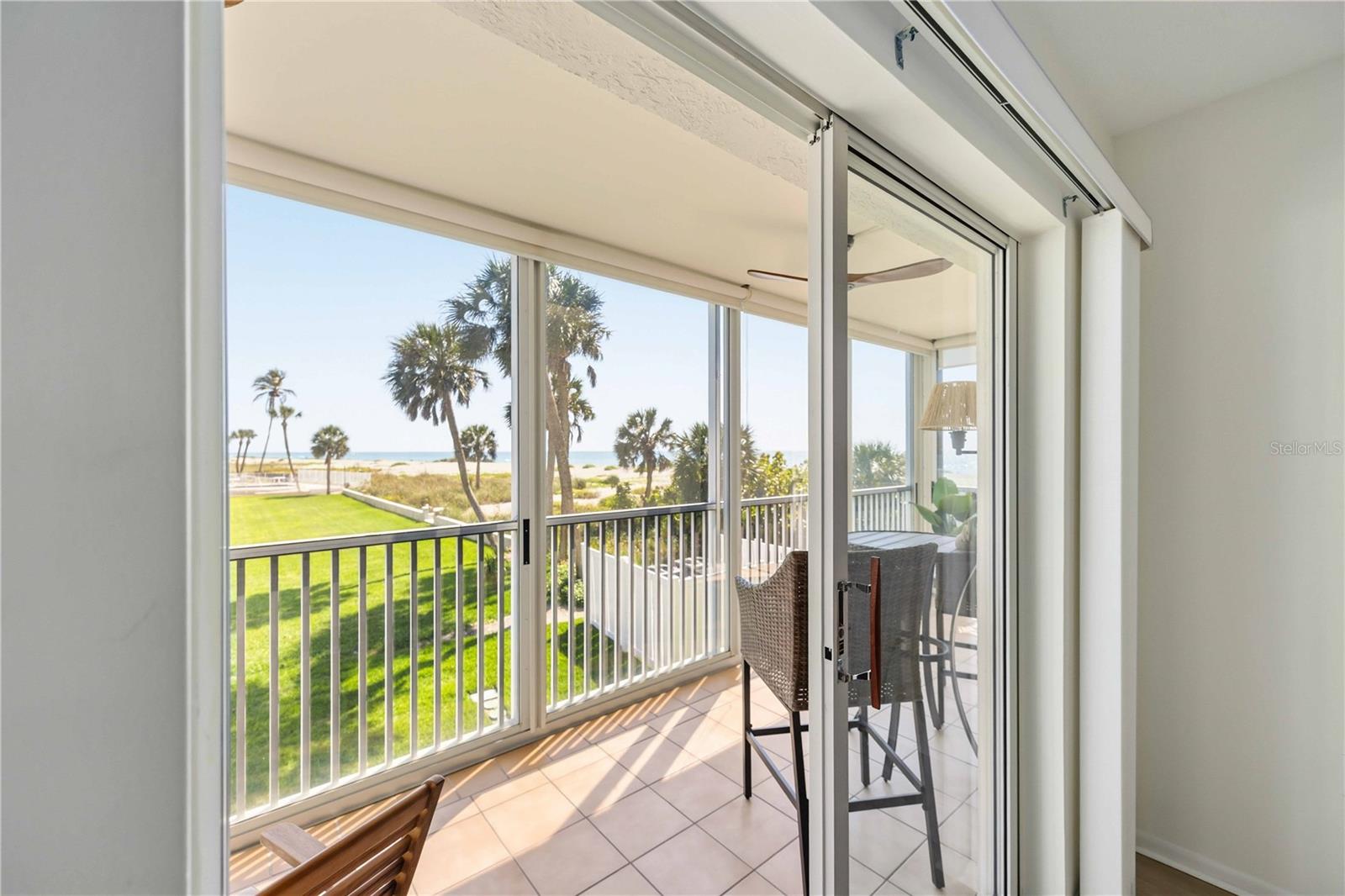 1150 TARPON CENTER DR ##208