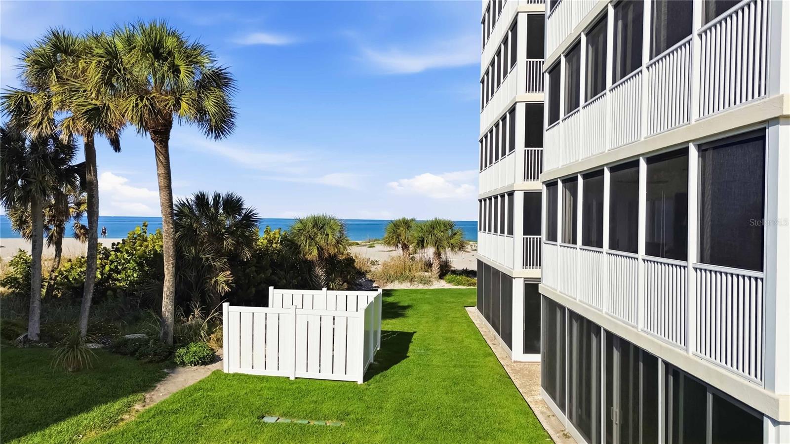 1150 TARPON CENTER DR ##208