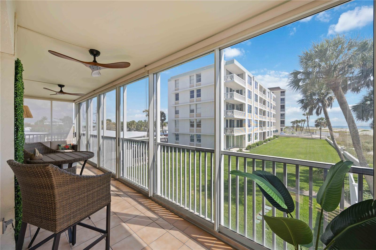 1150 TARPON CENTER DR ##208