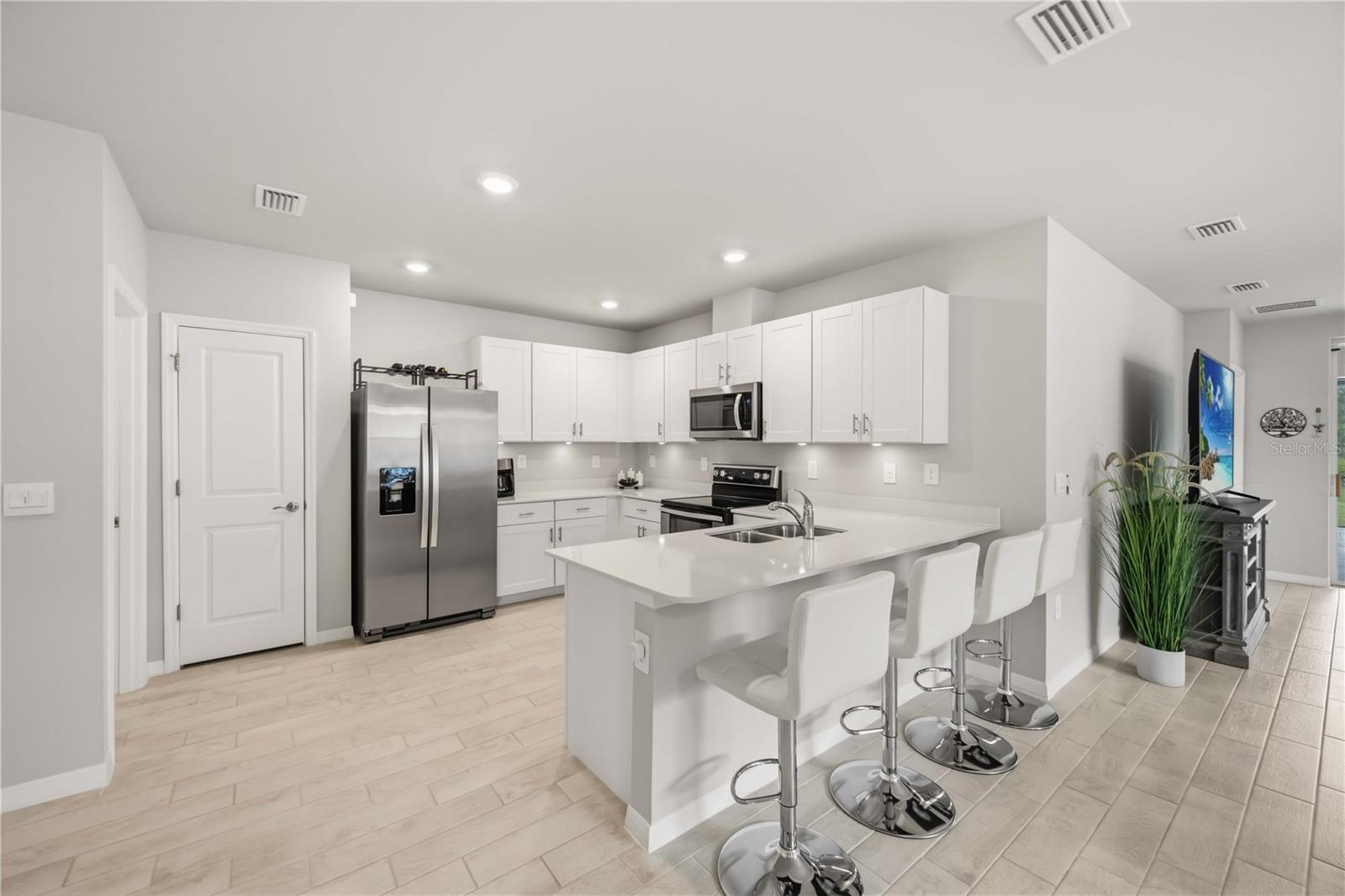 1512 LAUREL BROOK LN