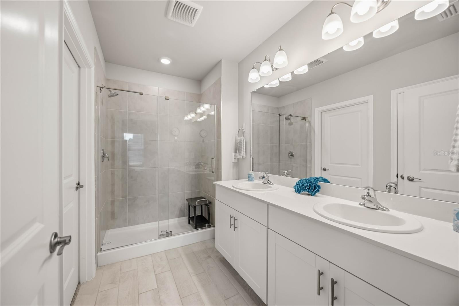 1512 LAUREL BROOK LN
